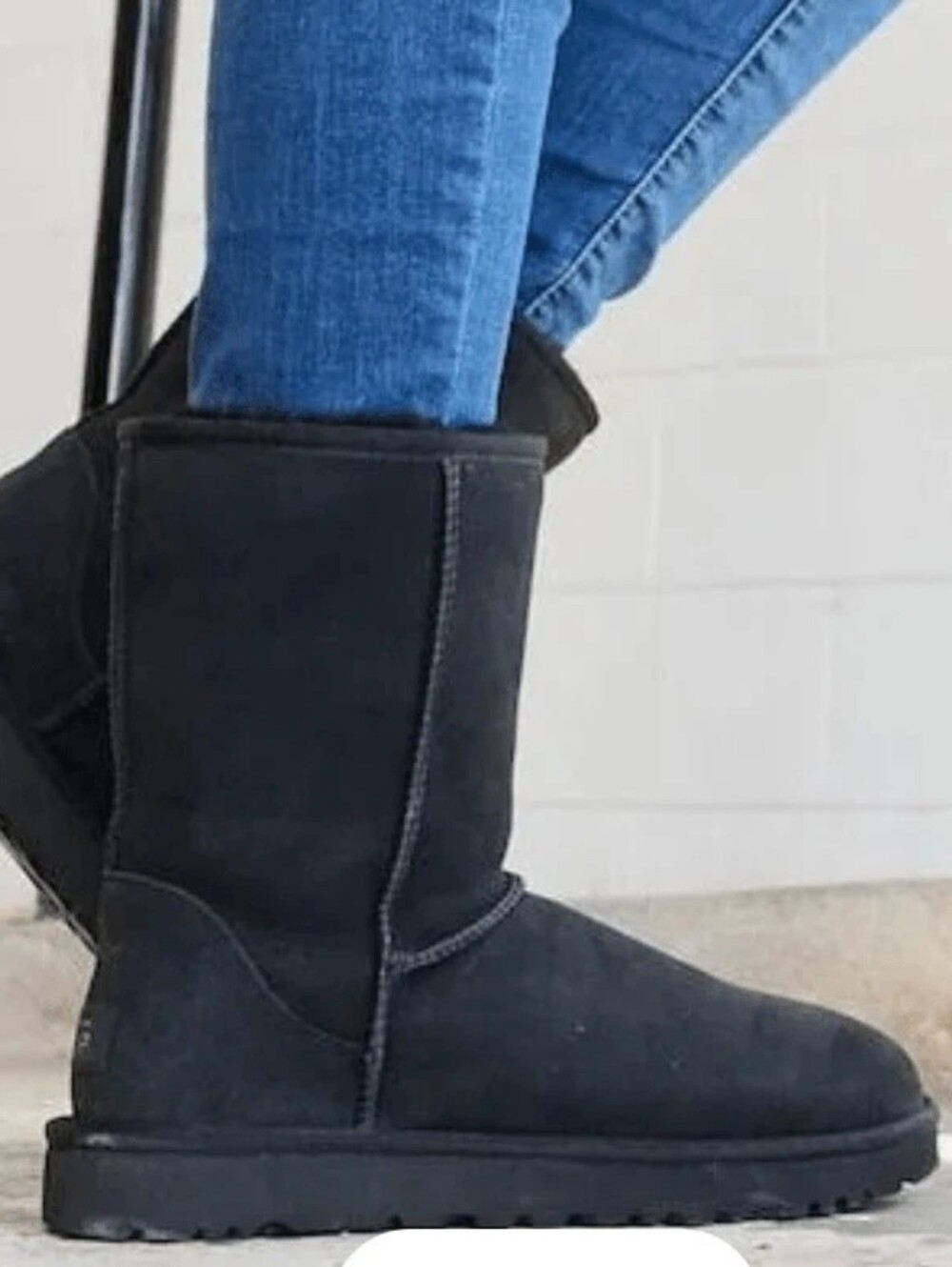 UGgWomen's Black Short Slip-On Shearling-Lined Boot